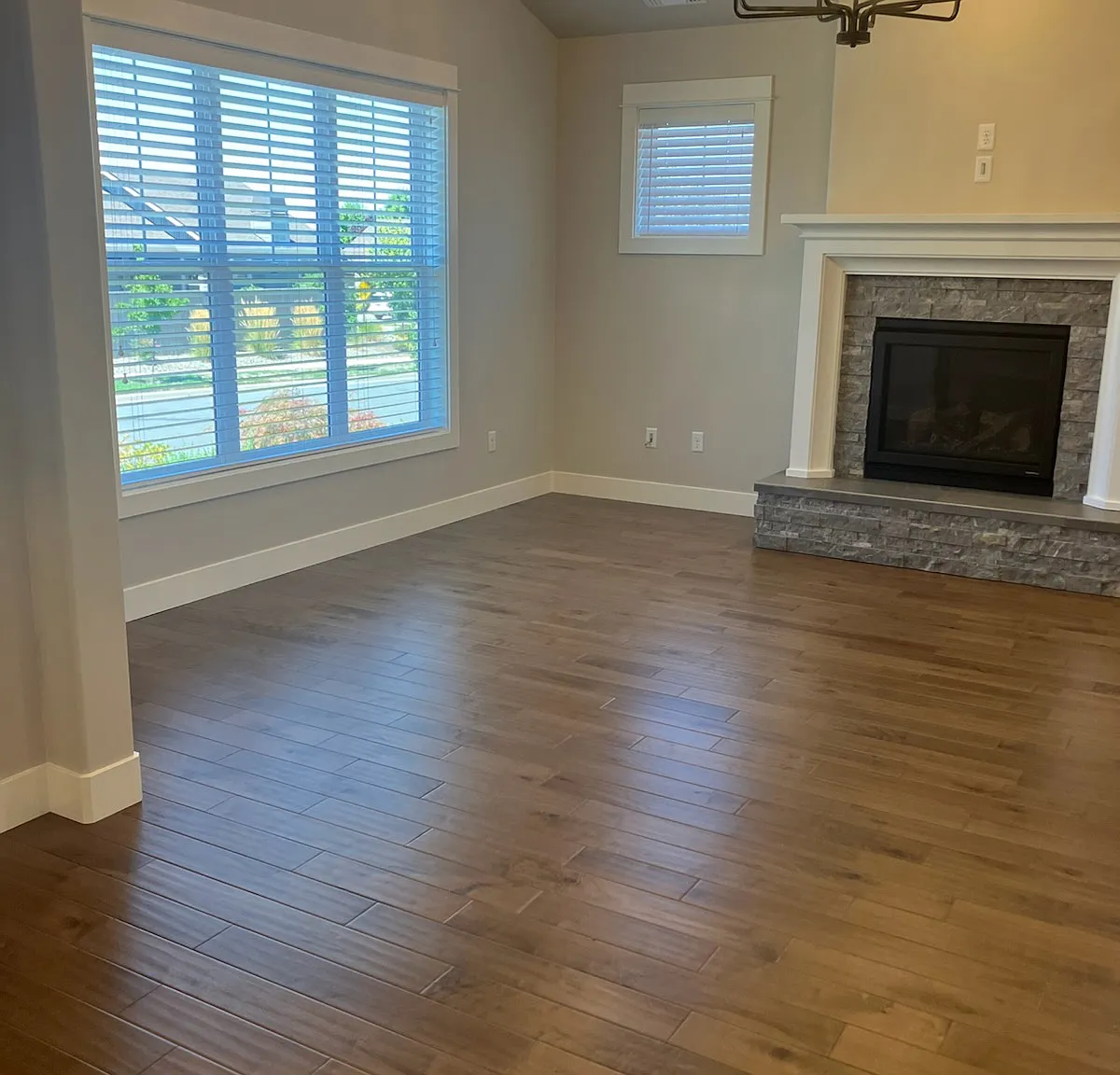 3 bed, 1577 sqft, $2,300 — Photo 3