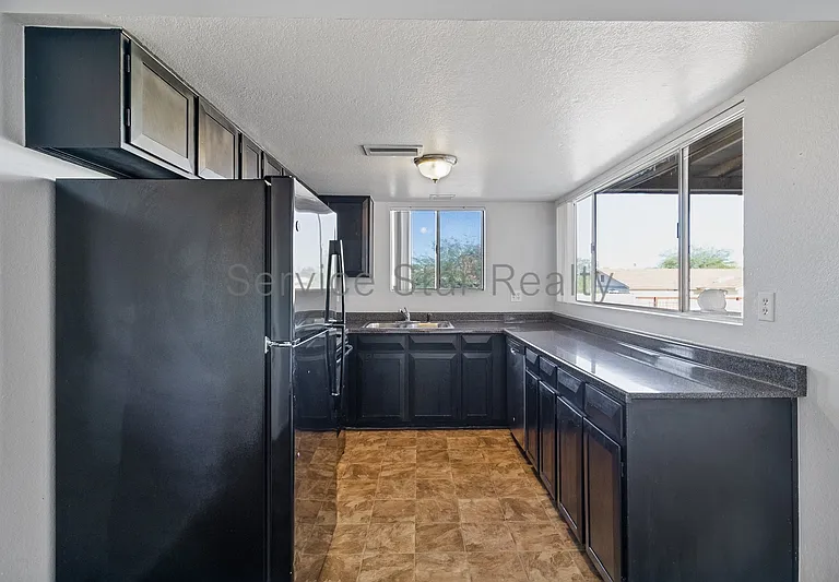 13027 N 28th St — Photo 3