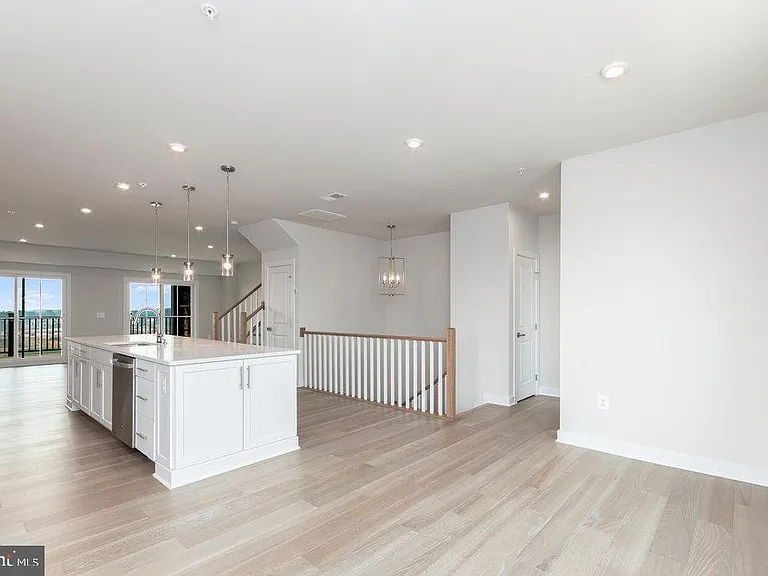1687 Dunnington Pl — Photo 9