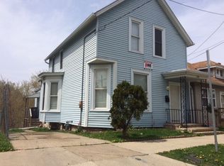 208 Sherman Pl, Waukegan, IL 60085