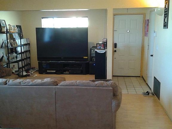 2nd image of 445 E Santa Anita St