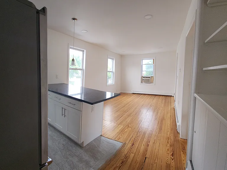 20 William St #2 — Photo 4