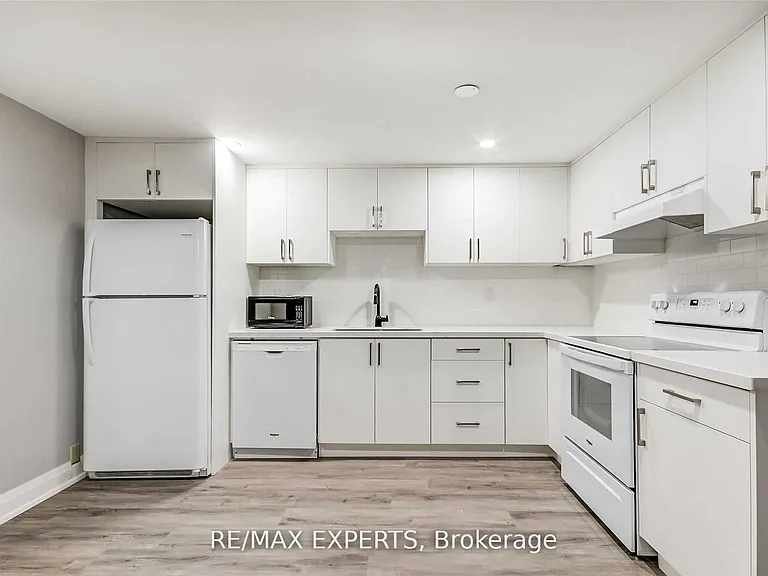 39 The Blvd #LOWER — Photo 12