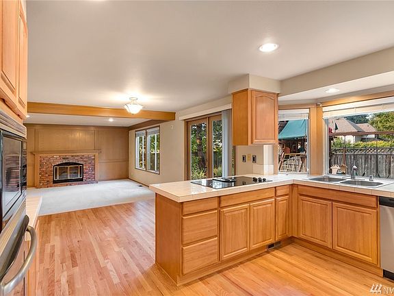 4th image of 2310 233rd Ave NE