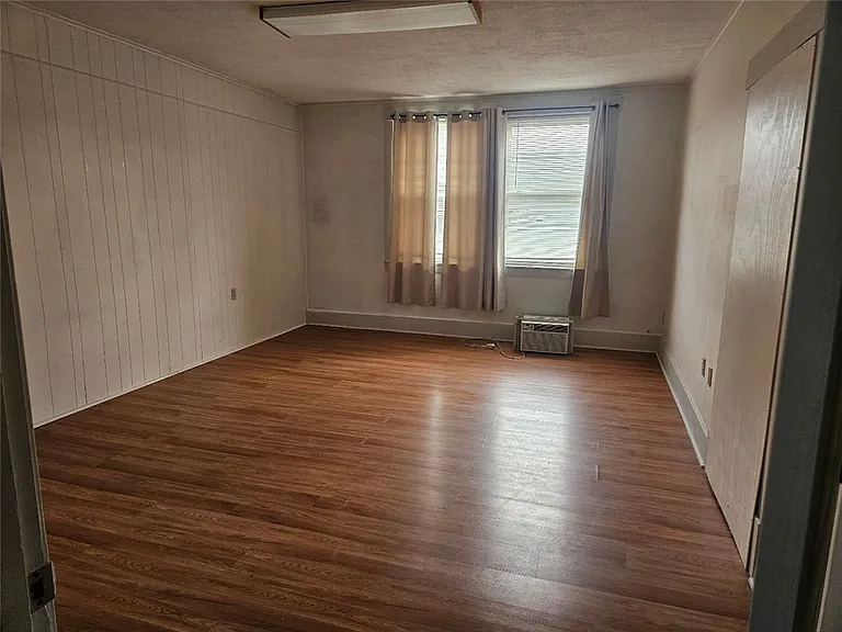 210 Bridge St #2 — Photo 3