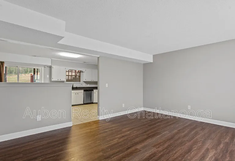 7167 Holland Ln — Photo 2