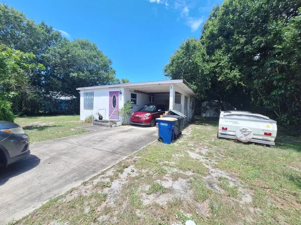 1005 Apple Street, Fort Pierce, FL 34950