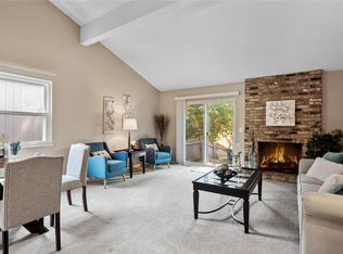 905 Chestnut Ridge Rd, Ballwin, MO 63021