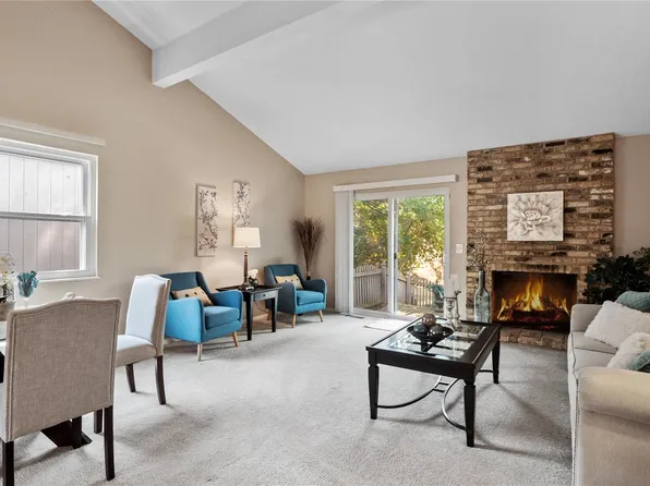 905 Chestnut Ridge Rd, Ballwin, MO 63021