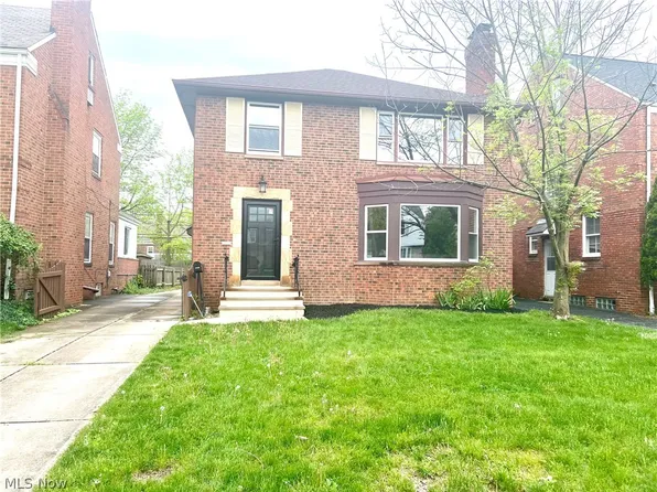 2448 Saybrook Rd, University Heights, OH 44118