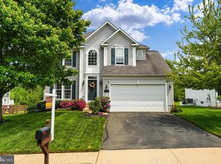 6608 Clarkes Meadow Dr, Bealeton, VA 22712