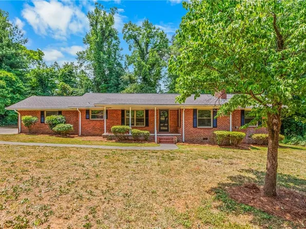 1226 Twin Oak Dr, Winston Salem, NC 27105