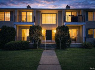 1935 Axtell Dr APT 3, Troy, MI 48084