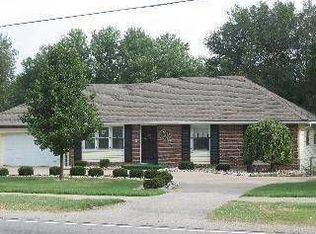 8312 Sni A Bar Rd, Kansas City, MO 64129