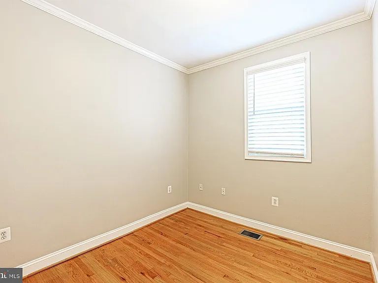 1535 Gales St NE — Photo 12