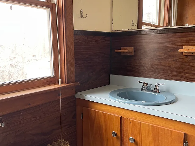 25 E Crescent St #1 — Photo 9
