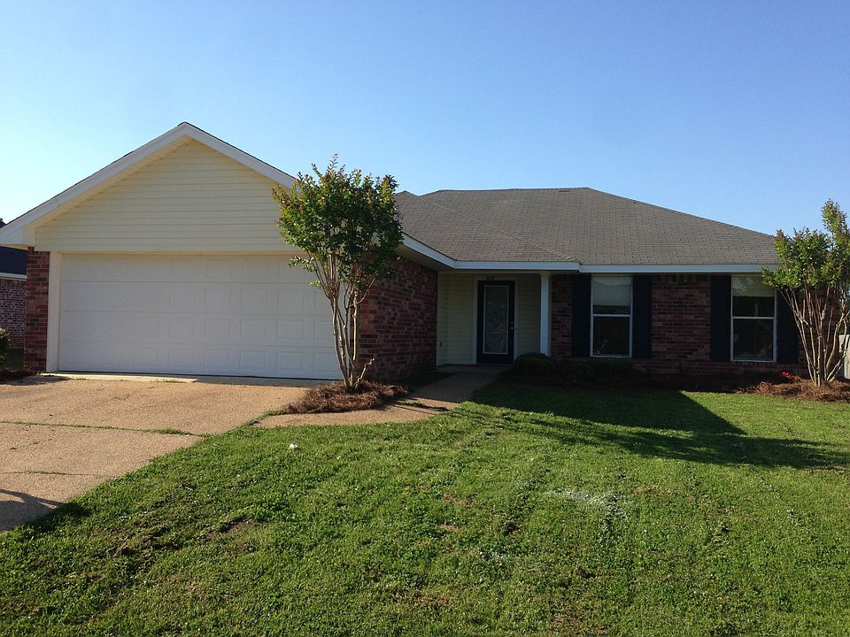 2nd image of 613 Willow Bay Dr