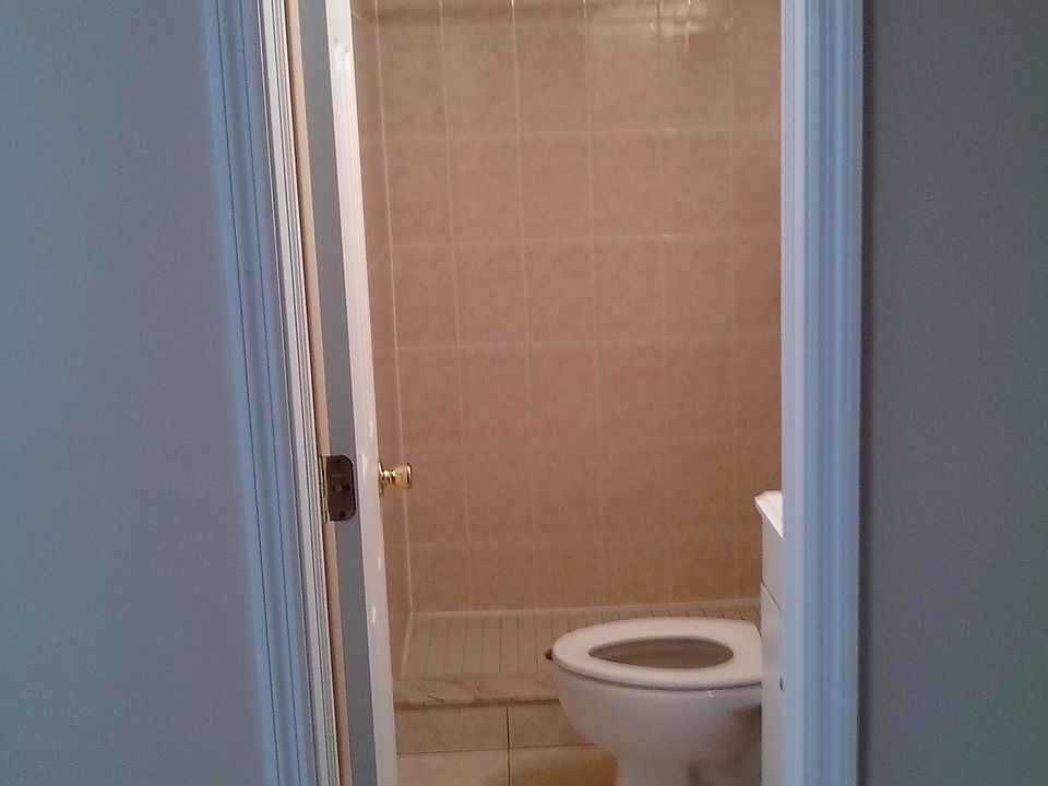 1st image of 1105 Rockland Ave