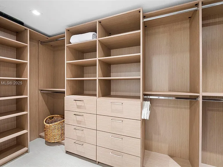 2301 Collins Ave #641 — Photo 30