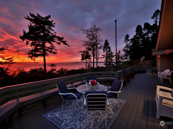 2166 Inverness Way, Coupeville, WA 98239