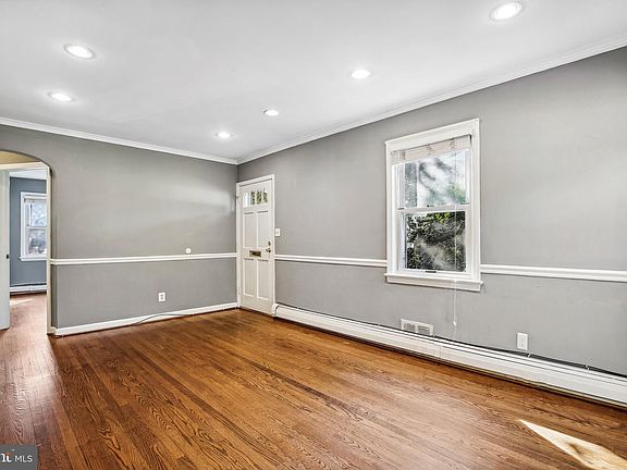3rd image of 3925 13th St S
