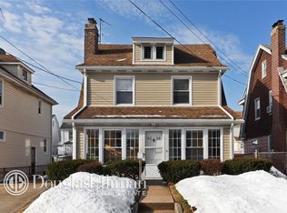 9238 218th St, Jamaica, NY 11428