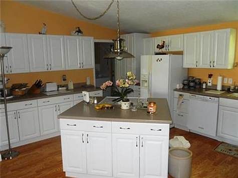 3rd image of 110 Silver Shadow Ln