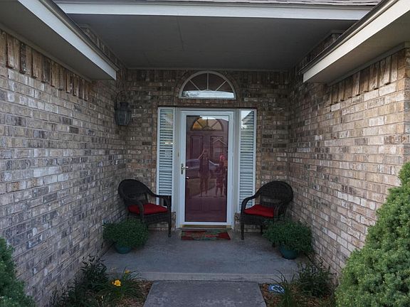 2nd image of 2510 Audrey Ln
