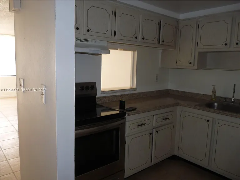 14525 N Kendall Dr #102J — Photo 14