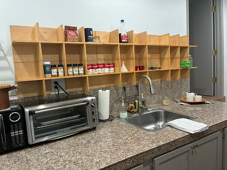 2440 N Gower St #B — Photo 23