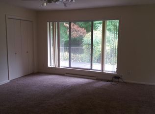 914 Westfield Rd APT A, Lansing, MI 48917