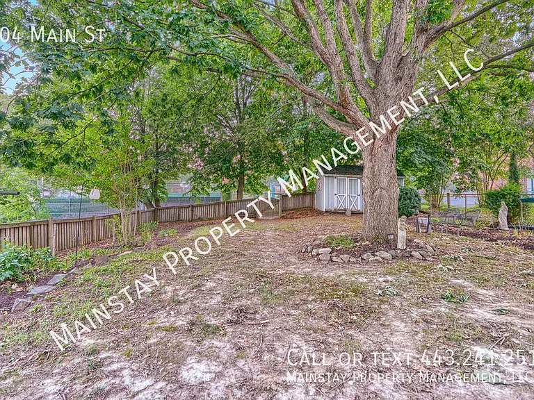704 Main St — Photo 26