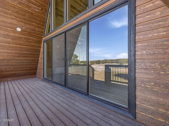 4th image of 2281 Meadow Ln