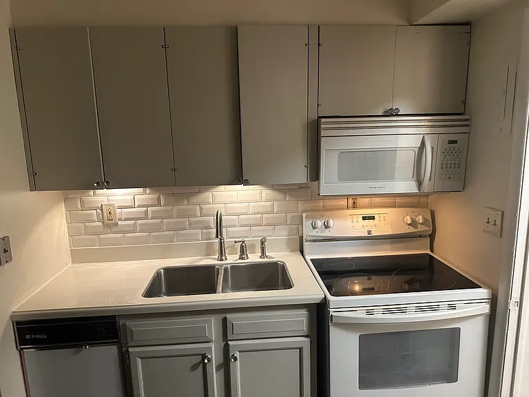3279 Warrensville Center Rd #20-D — Photo 4