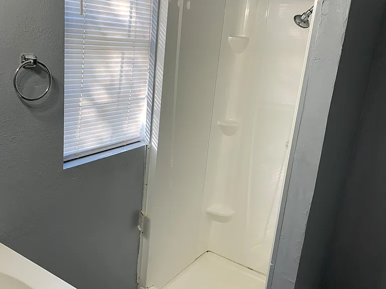 230 W Lee Ave #1 — Photo 2