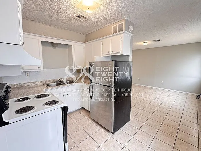 614 SE 7th St — Photo 5