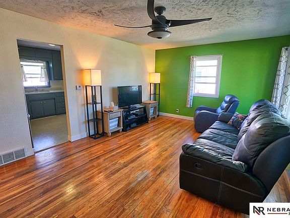 5th image of 723 W A St