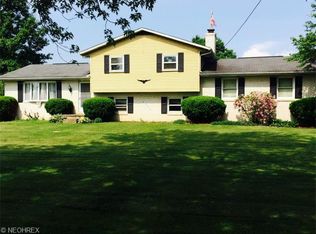 3043 Swallen Ave, Louisville, OH 44641