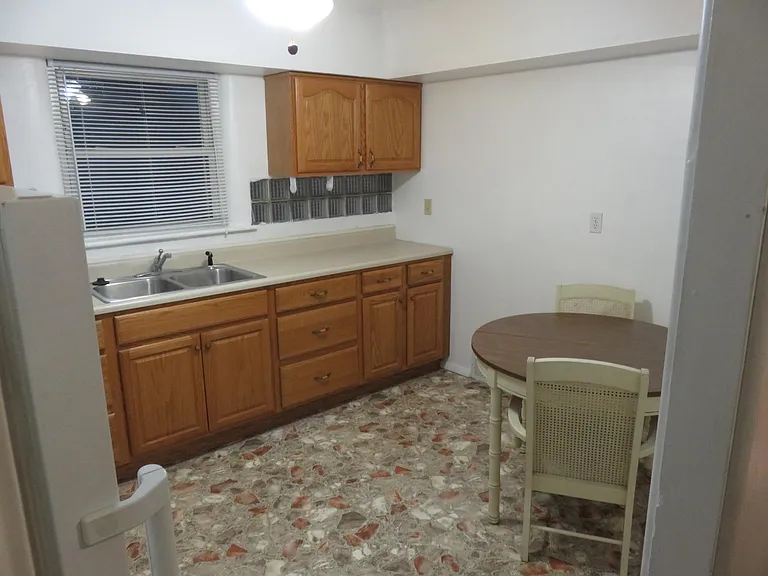 10 SW 16th St #1 — Photo 7