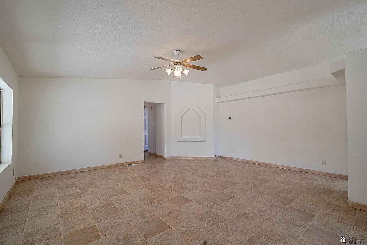 3 bed, 1680 sqft, $2,150 — Photo 3