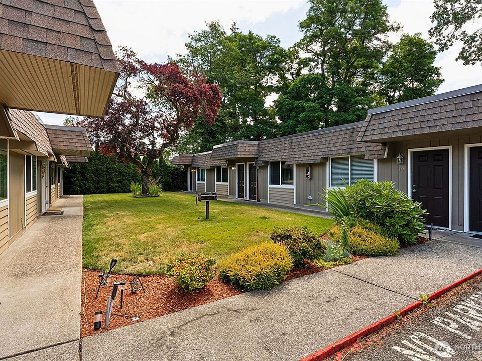 1st image of 9811 Whitman Avenue SW #17