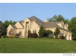 26 Pondview Dr, Middletown, NY 10941