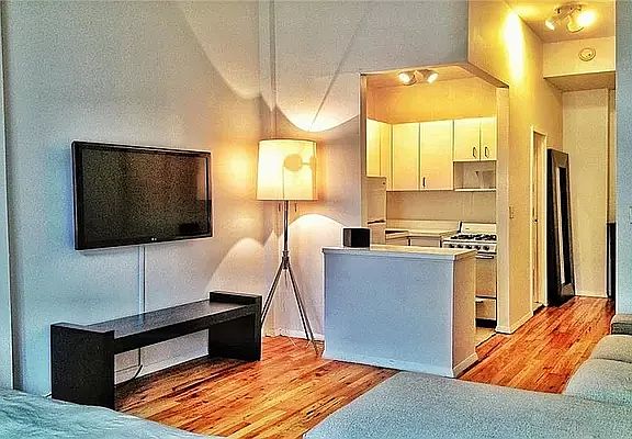 3rd image of 226 W 15th St APT 3B
