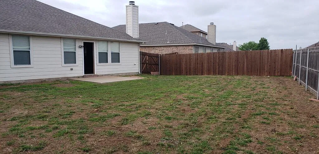 4 bed, 2002 sqft, $2,400 — Photo 2