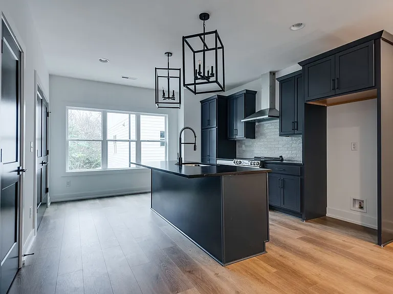 862 W Sharpe Ave #4 — Photo 8