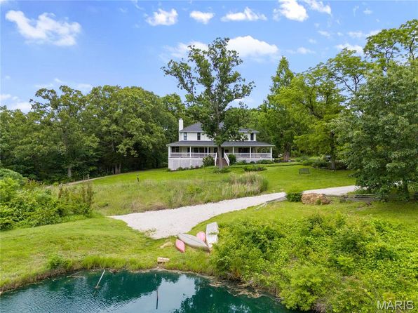 3724 Nadler Rd, Wentzville, MO 63385