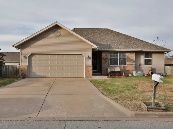 317 W Cherokee Path, Clever, MO 65631