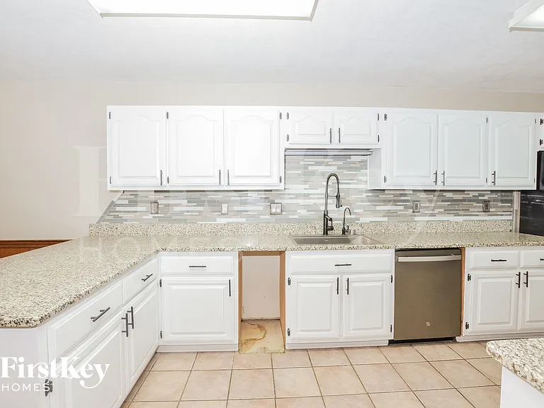 3943 Green Spruce Bnd — Photo 5