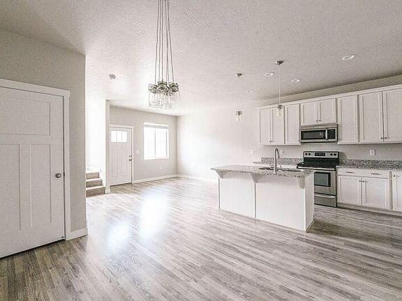 5th image of 1091 W Emerald Pools Ln