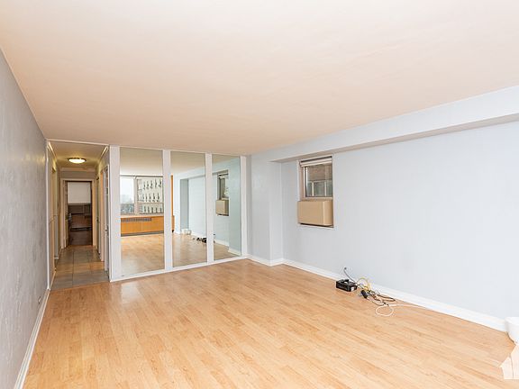 3rd image of 3950 N Lake Shore Dr APT 512C